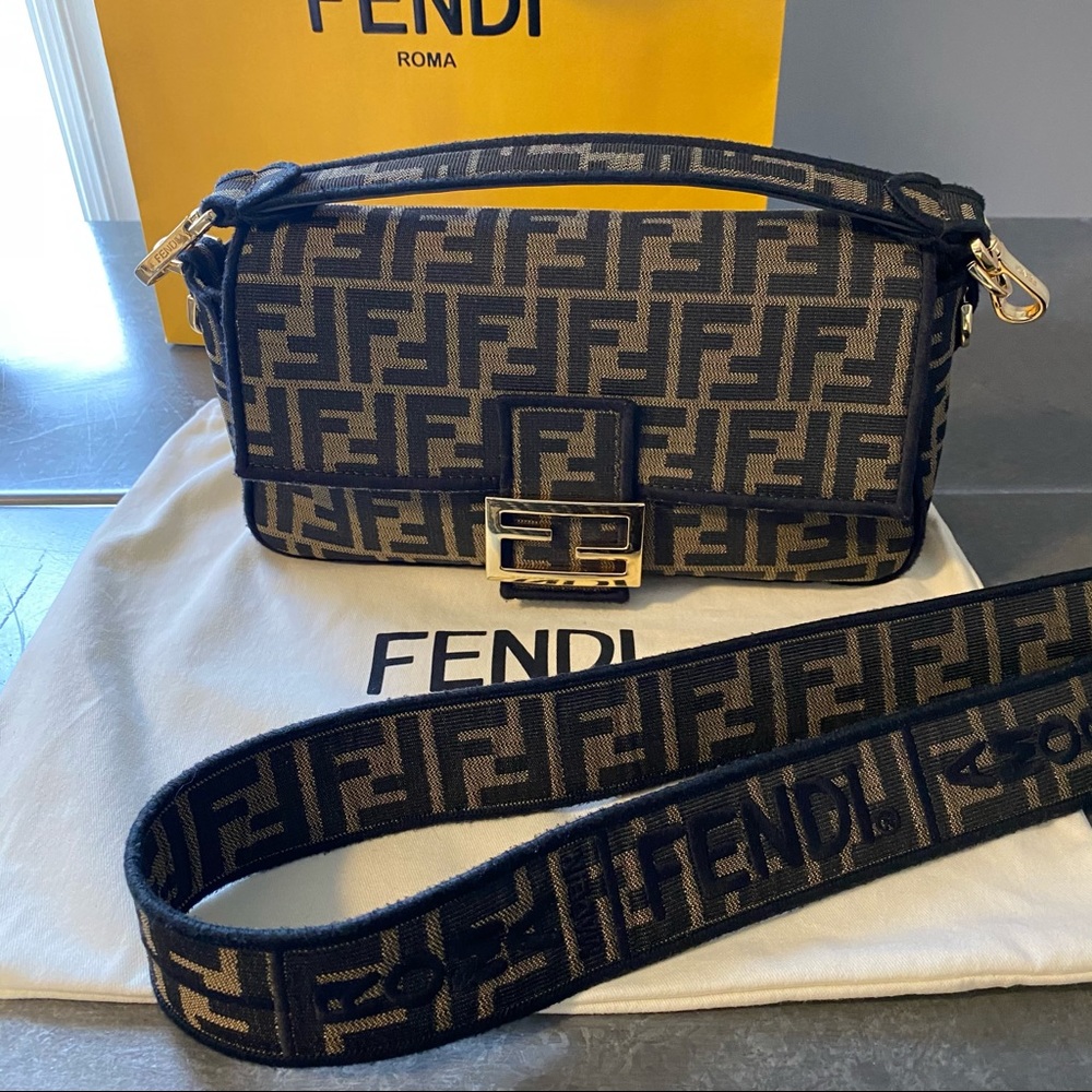 NEW❗️ FENDI Baguette Crossbody Bag